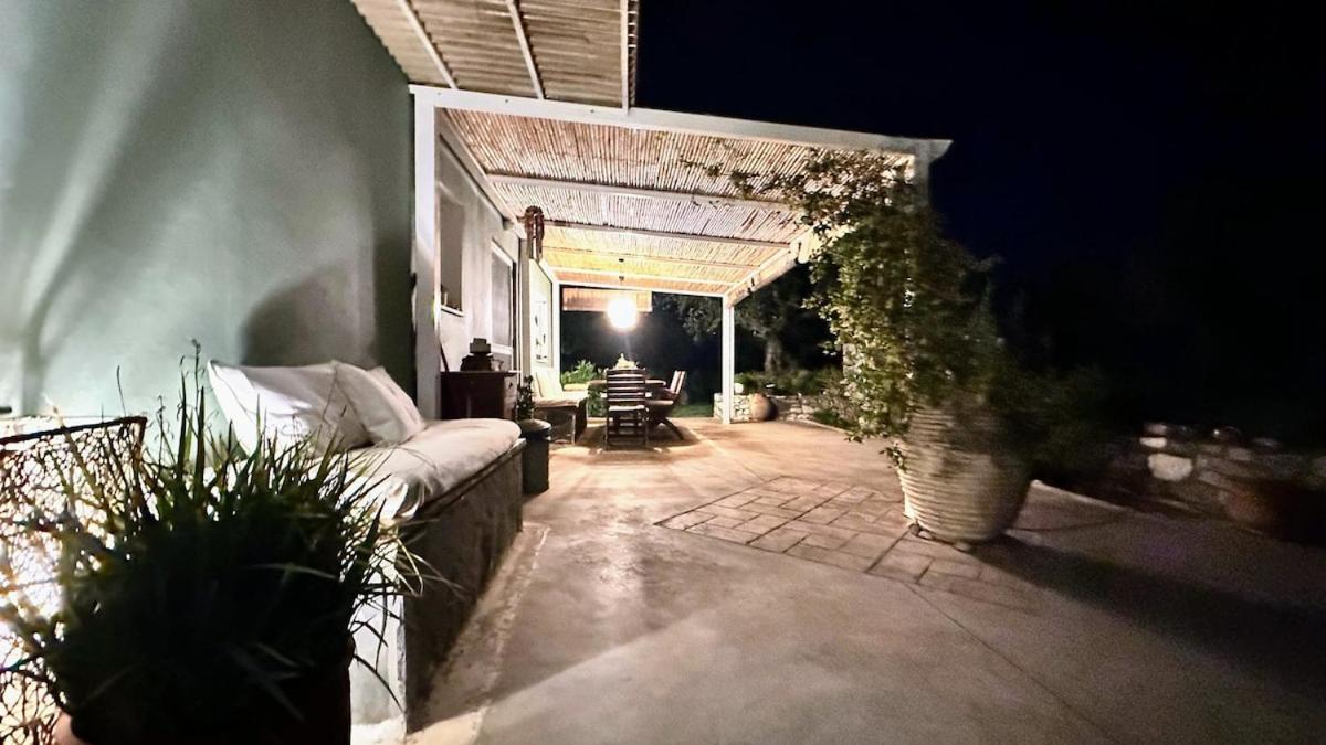The Secret Garden At Villa Georgia Calamata Exterior foto