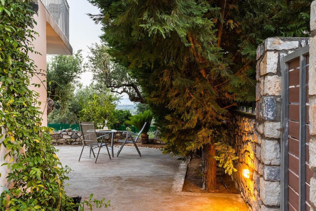 The Secret Garden At Villa Georgia Calamata Exterior foto